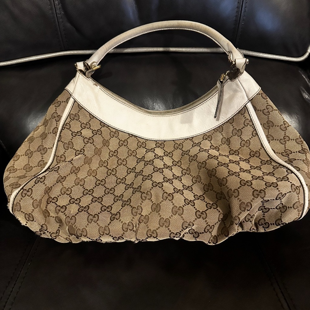 Gucci Brown and Cream Shoulder Bag with Iconic GG Pattern - Picture 2 of 3